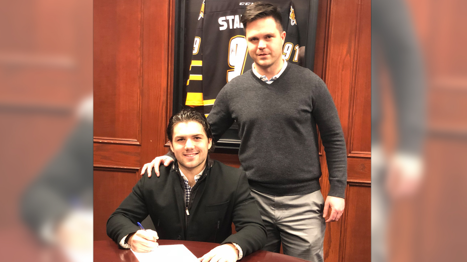 Mitch Eliot signs entry-level contract with Vancouver Canucks1600 x 900